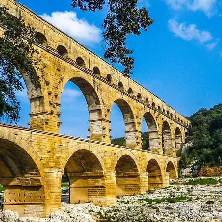 La Nimoise T2 Avec Climatisation Et Netflix Centre Νιμ