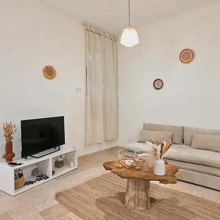 La Nimoise T2 Avec Climatisation Et Netflix Centre * نيم